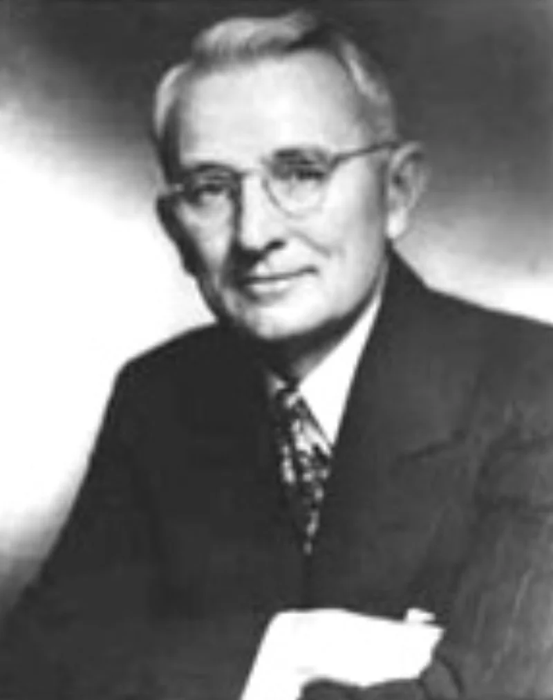 Portrait of Dale Carnegie, famous for their inspirational quotes and wisdom
