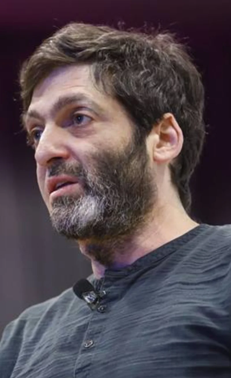 Portrait of Dan Ariely, famous for their inspirational quotes and wisdom